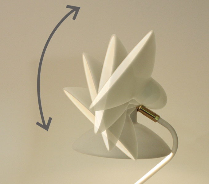 Arles desk lamp シェード角度調節可能